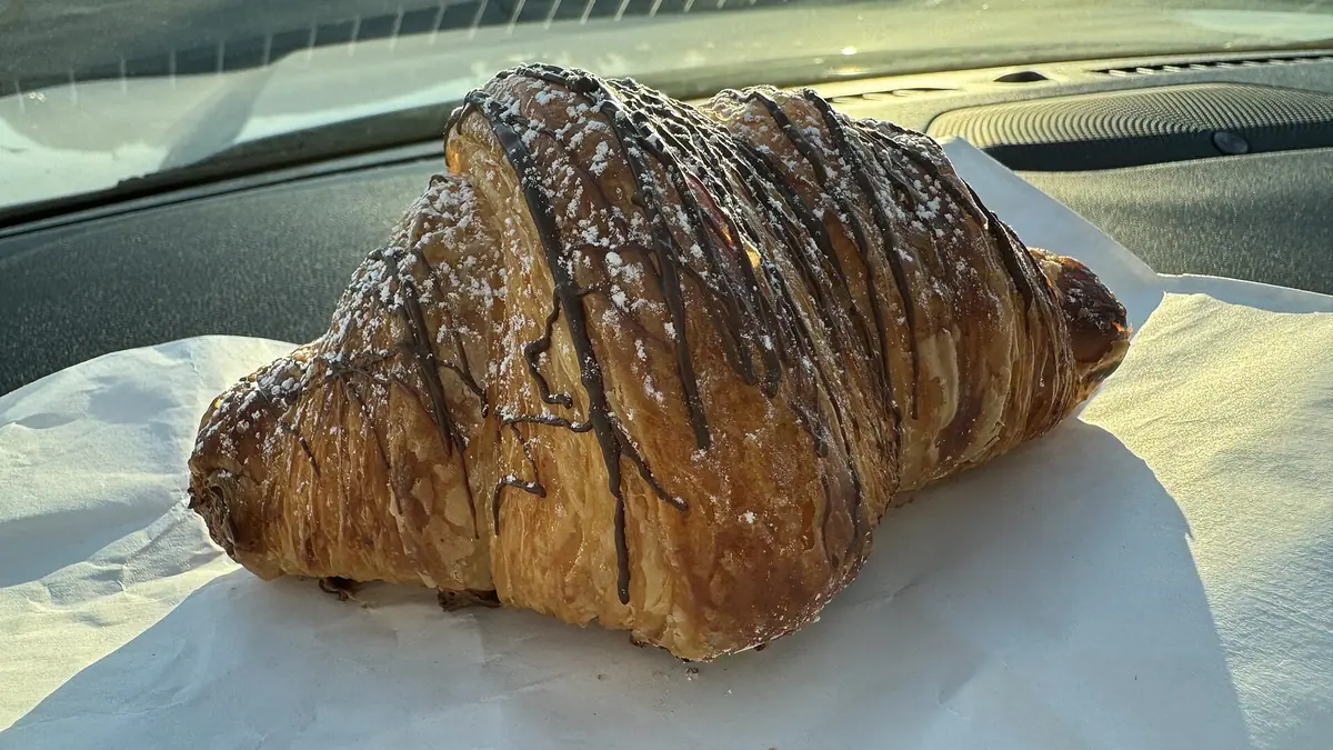 Lobi Patisserie Cafe – patisserie in Lydney town centre